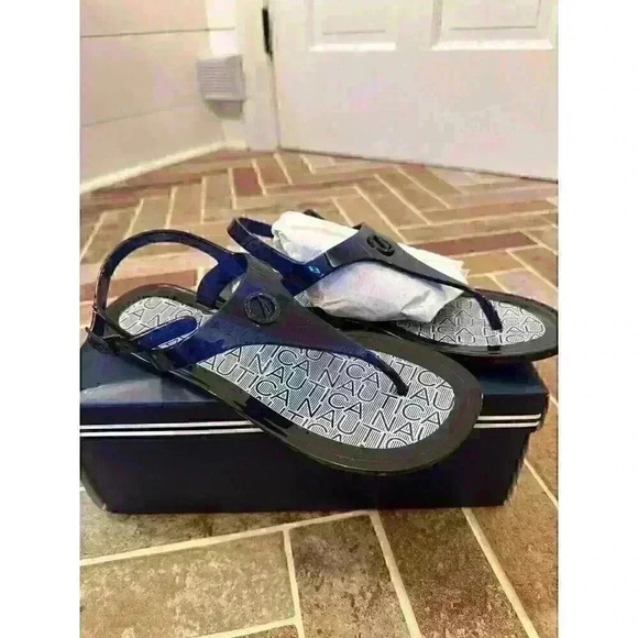 Nautica Navy Thong Sandals size 6 NWB - Picture 1 of 5